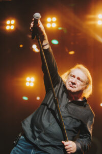 article image - Lou_Gramm_live_Press_Photo_(credit_Krishta_Abruzzini)